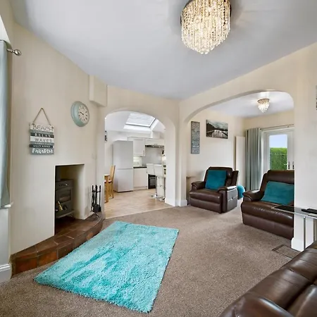 Pass The Keys Spacious Home From Home With Large Garden * Малтон
