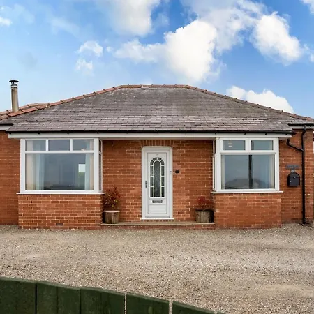 Pass The Keys Spacious Home From Home With Large Garden